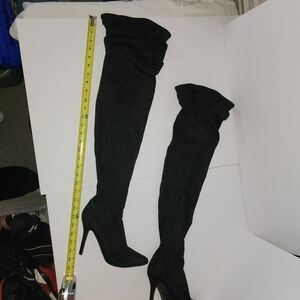 Rouge Helium Black Over-the-Knee Boots